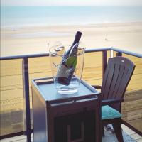 Renovated studio direct Seaview, hotel in Raversijde, Ostend