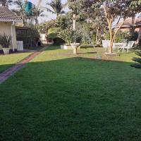 Beautiful 2-Bedroomed Guest Cottage in Harare, hotel in Harare