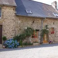 3 Bed Cottage - Sleeps 5 - Garden - Parking - Wifi, hotelli Saint-Siméonissa