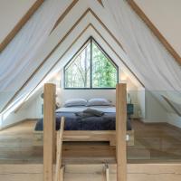 Alfriston Woodland Cabins - Foxes Hollow-Hot Tub, hotel in Alfriston