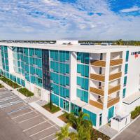 Kompose Boutique Hotel Sarasota, מלון ליד נמל התעופה הבינלאומי של סרסוטה ברדנטון - SRQ, סרסוטה