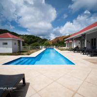 Grande villa avec piscine et jacuzzi, hotell i nærheten av Les Saintes Airport - LSS i Terre-de-Haut