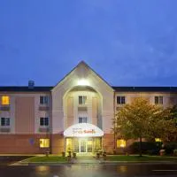 Sonesta Simply Suites Detroit Warren、ウォーレンのホテル