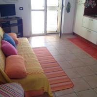 Lovely apartment with pool in Calabria sleeps 4, hotel a Caulonia Marina