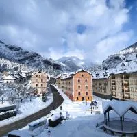 Apartamento de montaña "Nueva Canfranc", hotel em Canfranc-Estación