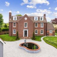 Stunning 5 Bedroom House - The Officers House, hotel in Hawkinge