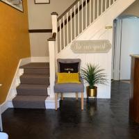 Castle Lodge guest house, hotel in Newport