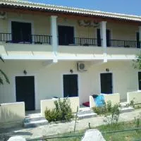 Rose Garden Rooms, hotel em Moraitika