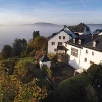 크로넨부르크에 위치한 호텔 Burghaus & Villa Kronenburg