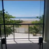 AbeQuar apartamentos beira-mar para temporada, מלון באיטניאהם