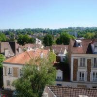 Studio entre Paris et Versailles id&eacute;al transport public, hotel in Ville-dʼAvray