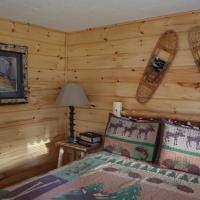 Rowe's Adirondack Cabins of Schroon Lake, hotel di Schroon Lake