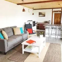 Base Guest House, hotel em Denmark