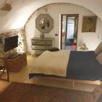la villageoise, chambre troglodyte pitoresque au cœur du village，位于罗尼的酒店