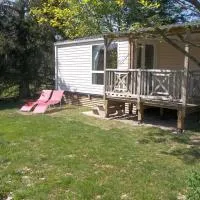 camping aire du gros pré、Lesseuxのホテル