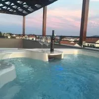 Apartment 3 with the private jacuzzi, hotel u gradu Turanj