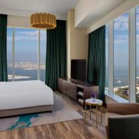 Avani Plus Palm View Dubai Hotel & Suites, hotel di Dubai Media City, Dubai