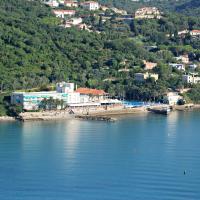 a town on the shore of a body of water at Hotel Ristorante Maga Circe, San Felice Circeo