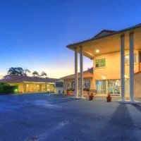 Country Roads Motor Inn โรงแรมในกูนดิวินดิ