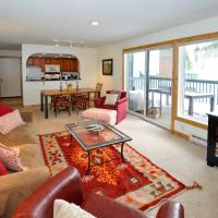 Cute 2 Bedroom East Vail Condo #1202 w/ Hot Tub and Shuttle., hotel in Vail