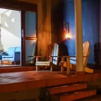 Kinzi Apartments Bar & Gardens、ジンジャのホテル