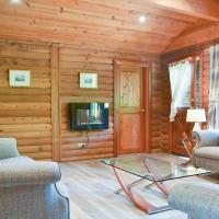An Amazing Cedar 3 Bedroom Lodge On The Lochside at Portsonachan