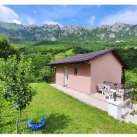 Privatni smještaj "Mratinje", khách sạn ở Plužine