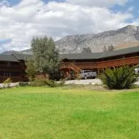 Corral Creek Lodge, hotelli kohteessa Kernville