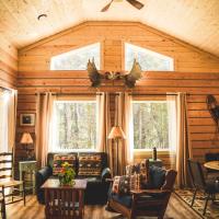 Denali Wild Stay - Moose Cabin, Free Wifi, 2 private bedrooms, sleep 6, hotel in Healy
