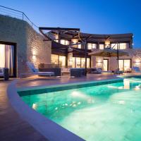Captivating 5-Bedr Villa close Navarino Dunes Golf, ξενοδοχείο στην Τραγάνα