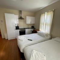 Contractors Guest House, hotel in High Wycombe