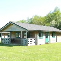 Lake Pochard Holiday Lodges, hotel in South Cerney