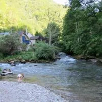 Auberge Des Deux Rivières, hotel u gradu Seix