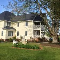 Reedville에 위치한 호텔 Ma Margarets House Bed and Breakfast