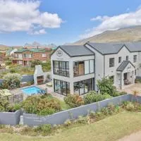 Stay At Friends, hotel di Bettyʼs Bay