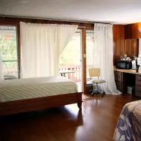 Shaka Shak Guest House, hotel i Hilo