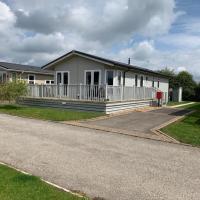 Lodge 39 Luxury 2 bedroom Lodge in Ely Cambridge, hotel in Ely