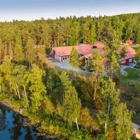 Hjälmargården, hotell sihtkohas Läppe
