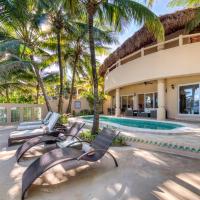 Tankah Cuatro Villa Sleeps 10 with Pool and Air Con, hotel en Balcheil