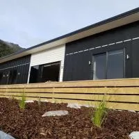 Stony Creek, 3 bedroom home, Franz Josef, khách sạn ở Franz Josef