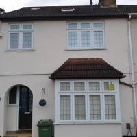 3 bedroom house in Hornchurch