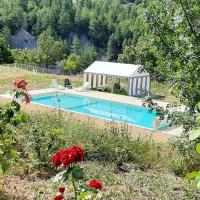 Villa de 2 chambres avec piscine privee jardin amenage et wifi a Sisteron, hôtel à Sisteron