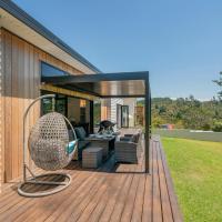 Treetop Bach - Whangamata Holiday Home