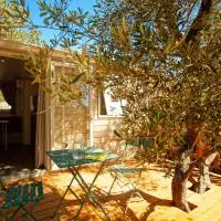 Camping l'Olivier Junas, hotel v destinaci Junas