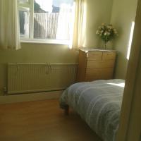 SUNNY SINGLE ROOM in TOOTING, hotel a Londra, Tooting