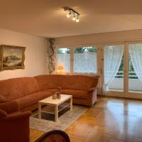 Exklusive Lage, sehr große Wohnung mit Gartenblick - FEWO Hämmerle Rot, hotel in Allmannsdorf, Konstanz