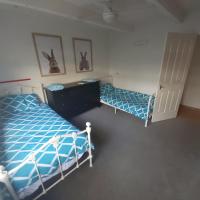 Forest Hill 2 single beds homestay