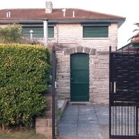 Casa barrio Los Troncos "La Magnolia", hotel em Playa Grande, Mar del Plata