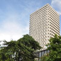 Maritim Hotel Plaza Tirana, hotel en Tirana