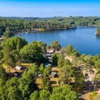 Camping du Lac, hotel i Marcillac-la-Croisille